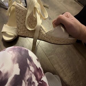 Jessica Simpson Cream Espadrille Wedges